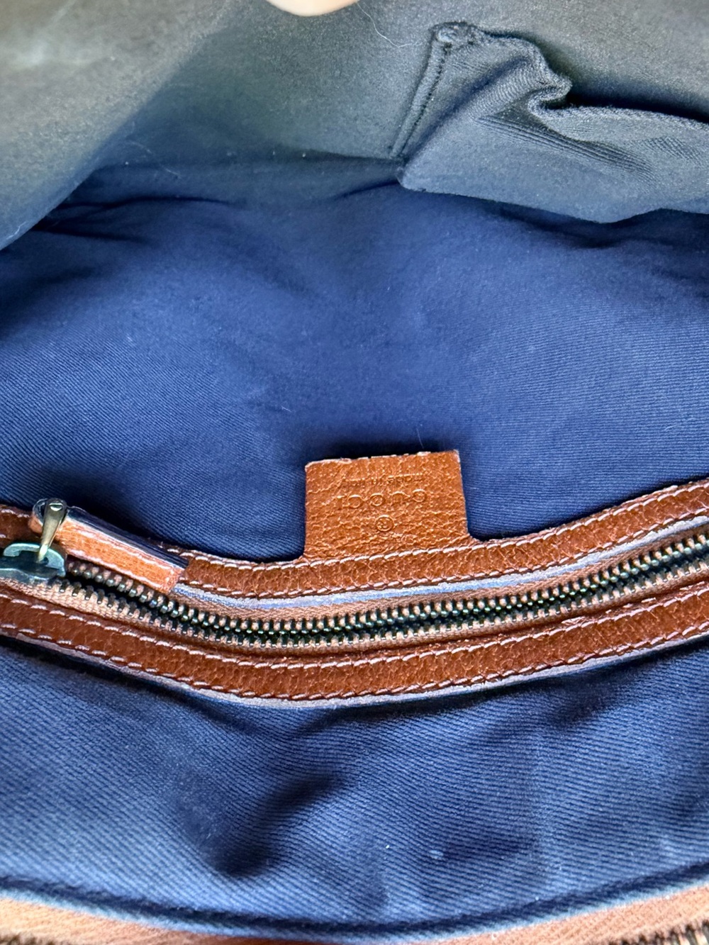 Gucci Nail Head Brown GG Canvas Crossbody with Cognac Leather Trim - Picture 4 of 12